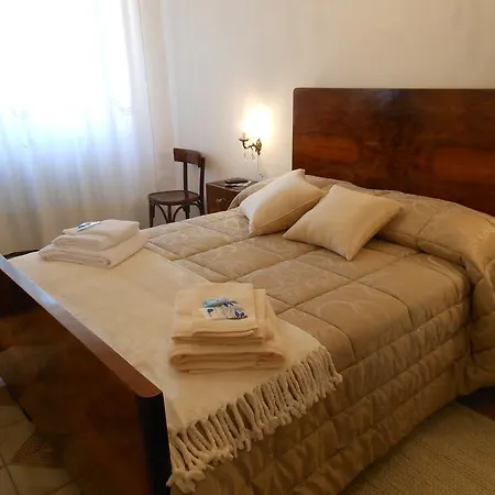 Le Stanze Del Chiostro فندق مبيت وإفطار Serra deʼ Conti